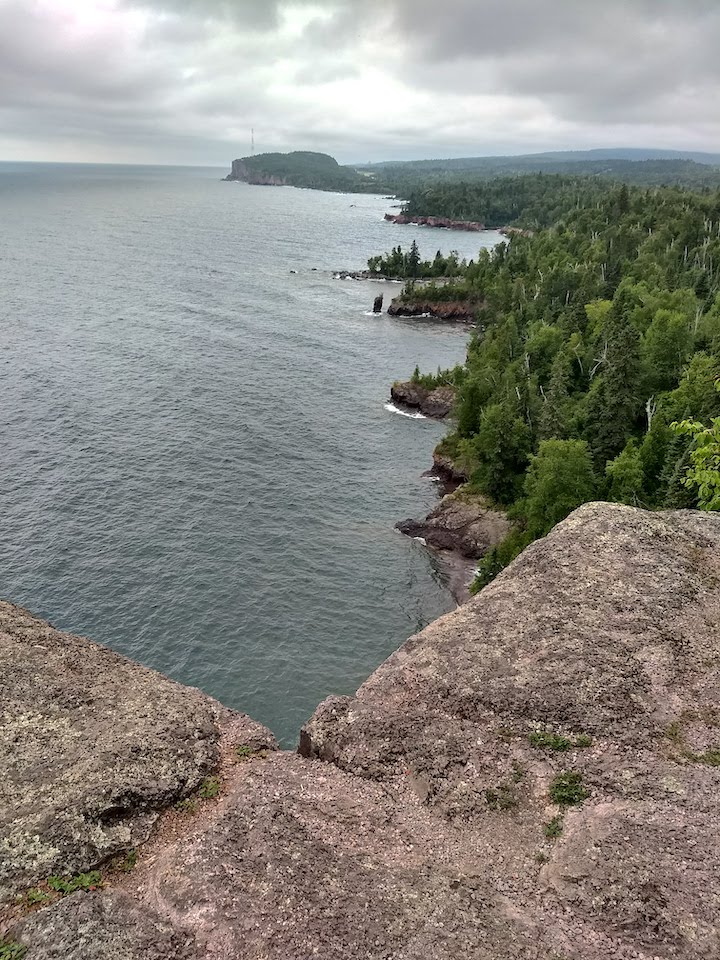 view from shovel point cliffs down the Lake Superior shoreline